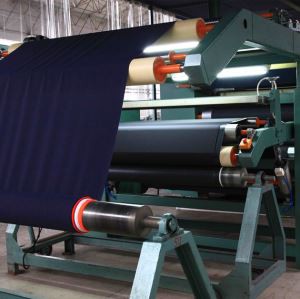 Machine de stratification colle thermofusible environnementale